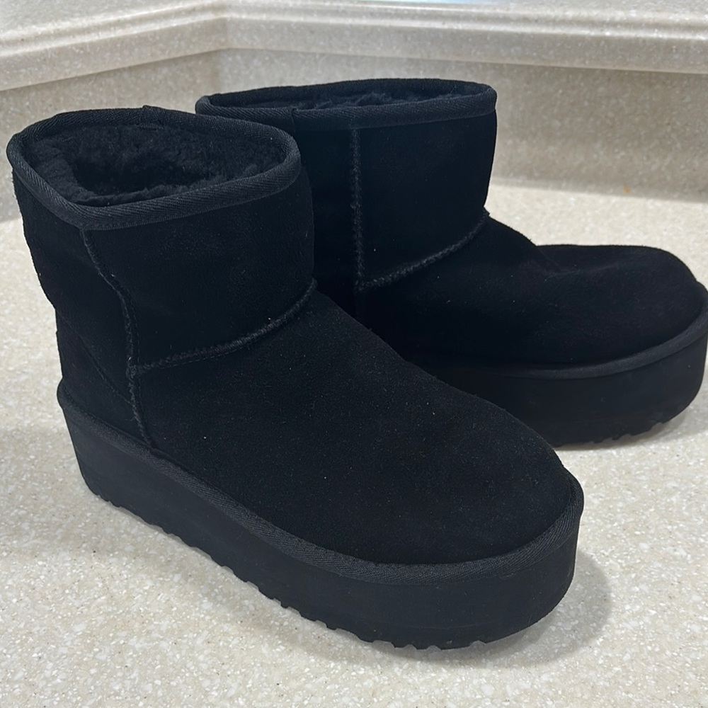 UGG Black Classic Mini platform boots